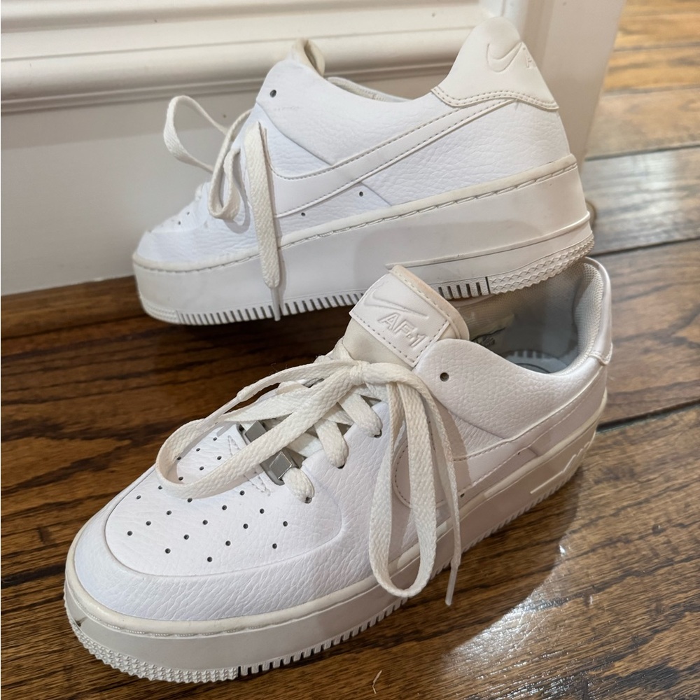 Nike Women’s AF 1 Sneakers size 8, NWOT